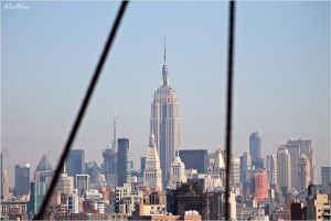 L'Empire State Building dal Ponte di Brooklyn, New York